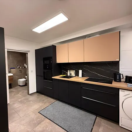 Modern House 2, Bis 4 Person, Contactless Check-in, Free Parking, Vollsaniert Und Renoviert Dezember 2024