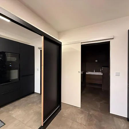 Modern House 2, Bis 4 Person, Contactless Check-in, Free Parking, Vollsaniert Und Renoviert Dezember 2024 Ferienhaus *
