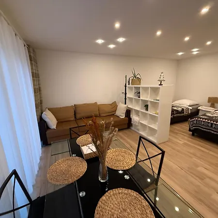 Modern House 2, Bis 4 Person, Contactless Check-in, Free Parking, Vollsaniert Und Renoviert Dezember 2024 Prázdninový dům *