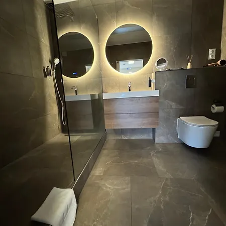Modern House 2, Bis 4 Person, Contactless Check-in, Free Parking, Vollsaniert Und Renoviert Dezember 2024 Ferienhaus *