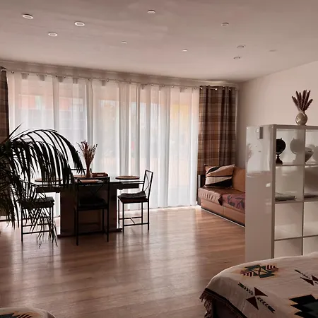 Modern House 2, Bis 4 Person, Contactless Check-in, Free Parking, Vollsaniert Und Renoviert Dezember 2024