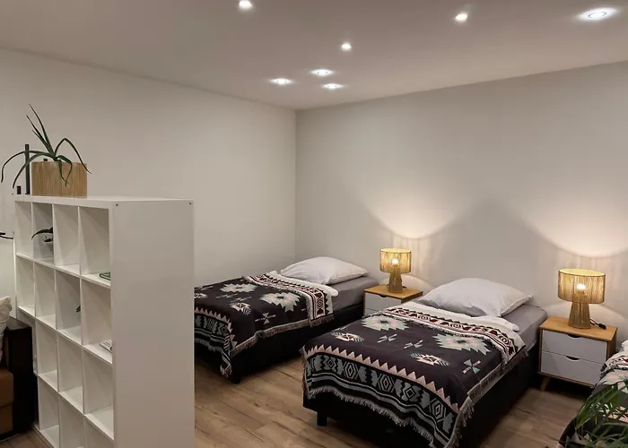 Modern House 2, Bis 4 Person, Contactless Check-in, Free Parking, Vollsaniert Und Renoviert Dezember 2024 Casa vacanze