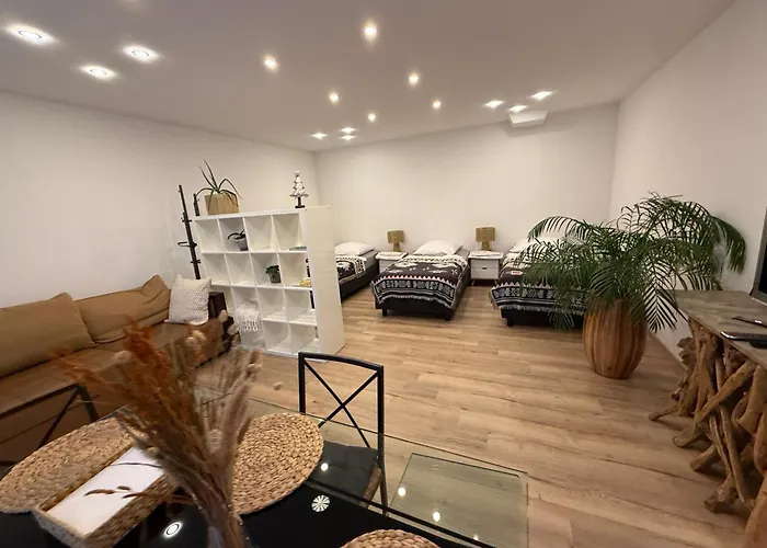 別荘 Modern House 2, Bis 4 Person, Contactless Check-in, Free Parking, Vollsaniert Und Renoviert Dezember 2024