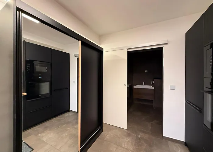 Modern House 2, Bis 4 Person, Contactless Check-in, Free Parking, Vollsaniert Und Renoviert Dezember 2024 Casa vacanze *