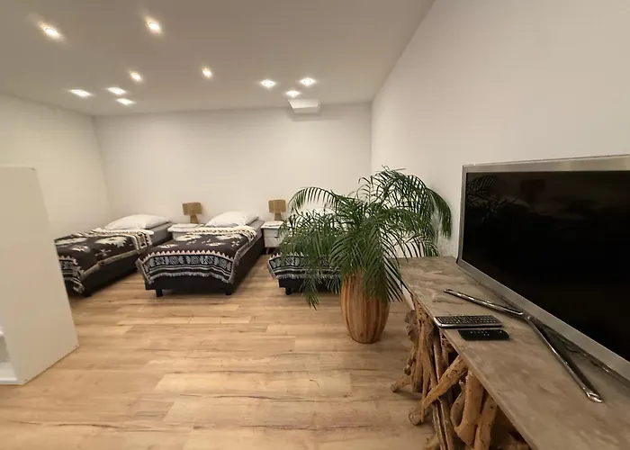 Modern House 2, Bis 4 Person, Contactless Check-in, Free Parking, Vollsaniert Und Renoviert Dezember 2024