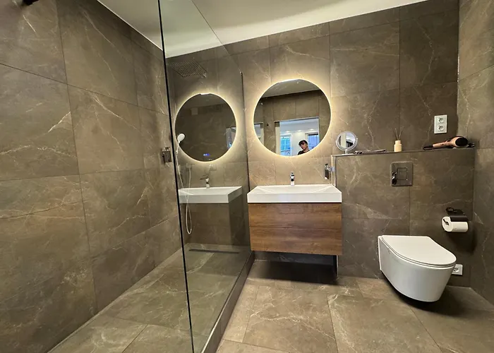 Casa vacanze Modern House 2, Bis 4 Person, Contactless Check-in, Free Parking, Vollsaniert Und Renoviert Dezember 2024 *