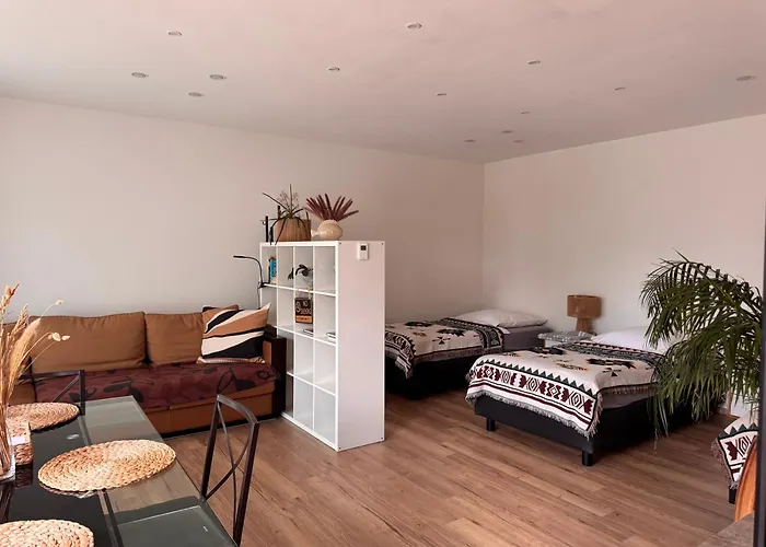 Modern House 2, Bis 4 Person, Contactless Check-in, Free Parking, Vollsaniert Und Renoviert Dezember 2024 Casa vacanze *